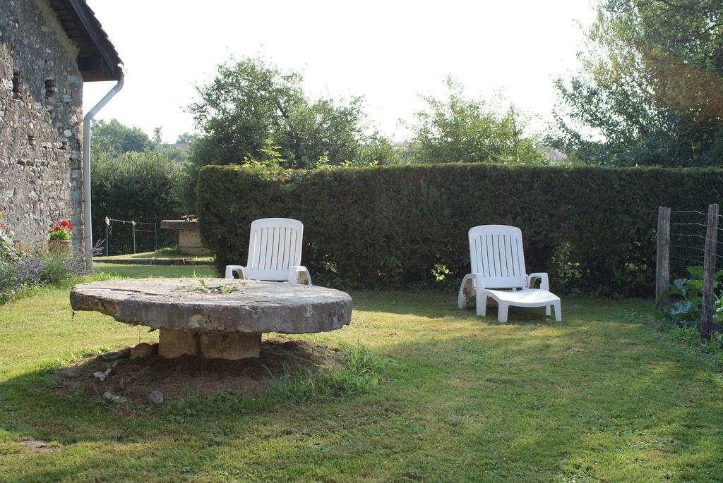 Le Moulin De Champagne Bed & Breakfast Viriat Bagian luar foto