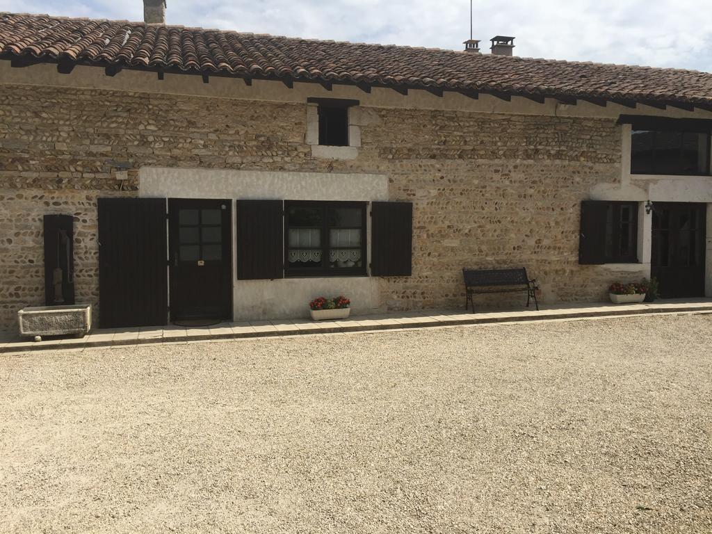 Le Moulin De Champagne Bed & Breakfast Viriat Bagian luar foto