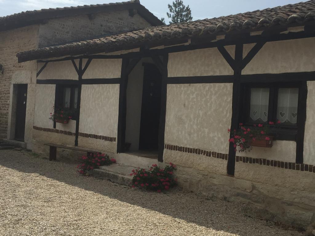 Le Moulin De Champagne Bed & Breakfast Viriat Bagian luar foto