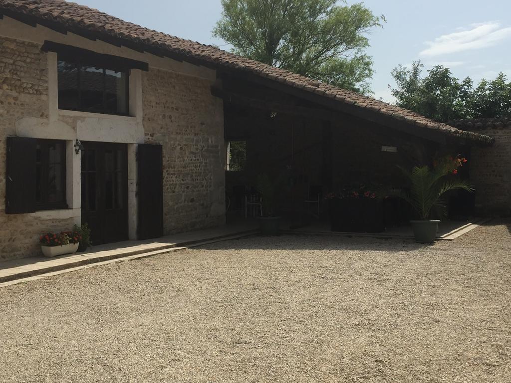 Le Moulin De Champagne Bed & Breakfast Viriat Bagian luar foto